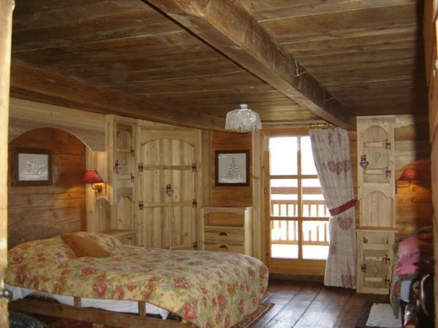 Reine Des Aravis - Chalet Isole Flumet Exterior photo