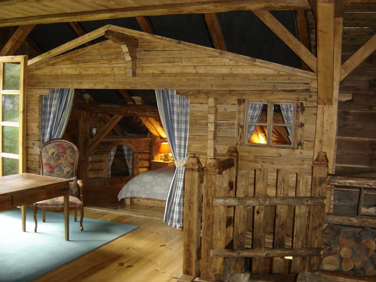 Reine Des Aravis - Chalet Isole Flumet Exterior photo