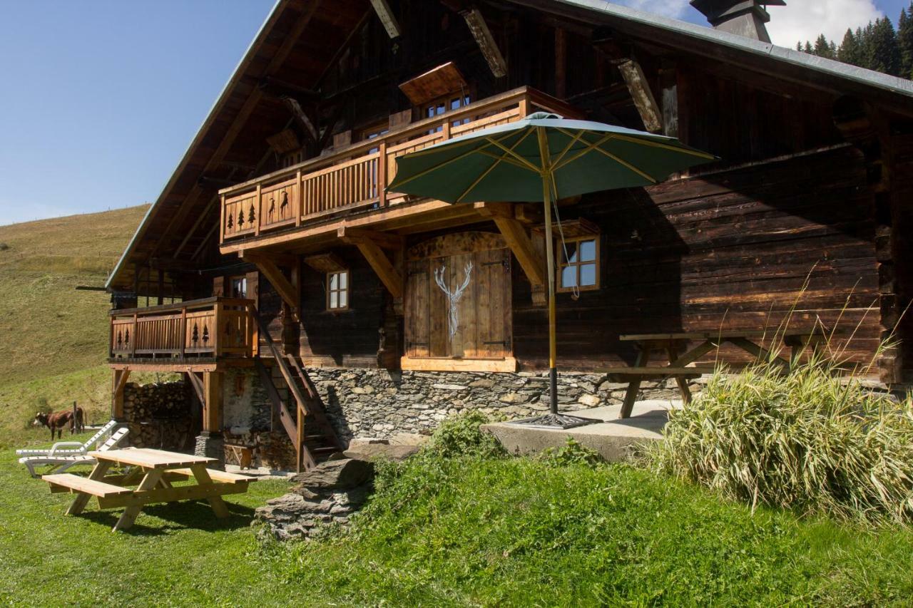 Reine Des Aravis - Chalet Isole Flumet Exterior photo