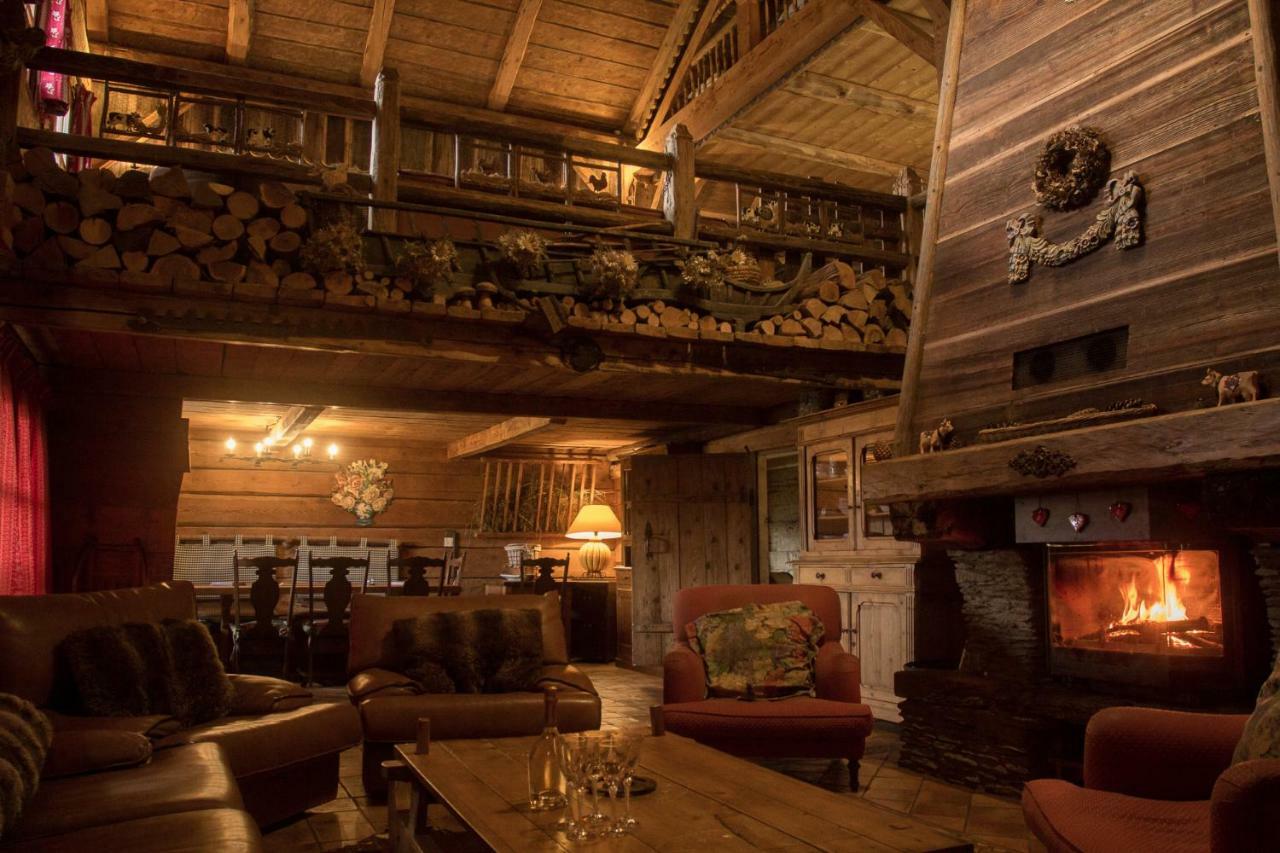 Reine Des Aravis - Chalet Isole Flumet Exterior photo