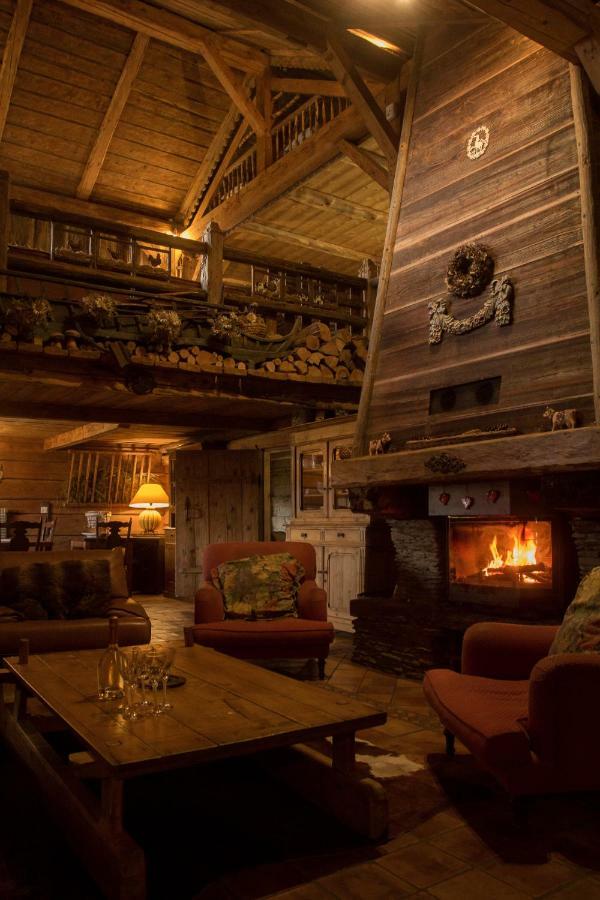 Reine Des Aravis - Chalet Isole Flumet Exterior photo