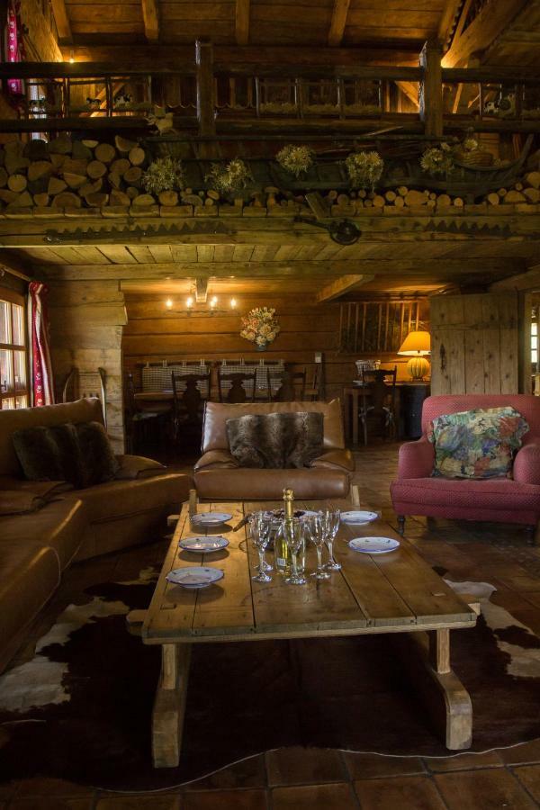 Reine Des Aravis - Chalet Isole Flumet Exterior photo