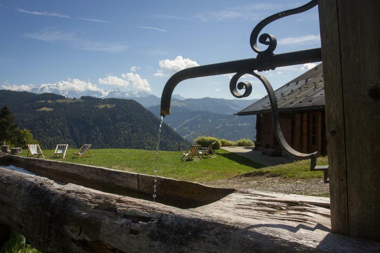 Reine Des Aravis - Chalet Isole Flumet Exterior photo