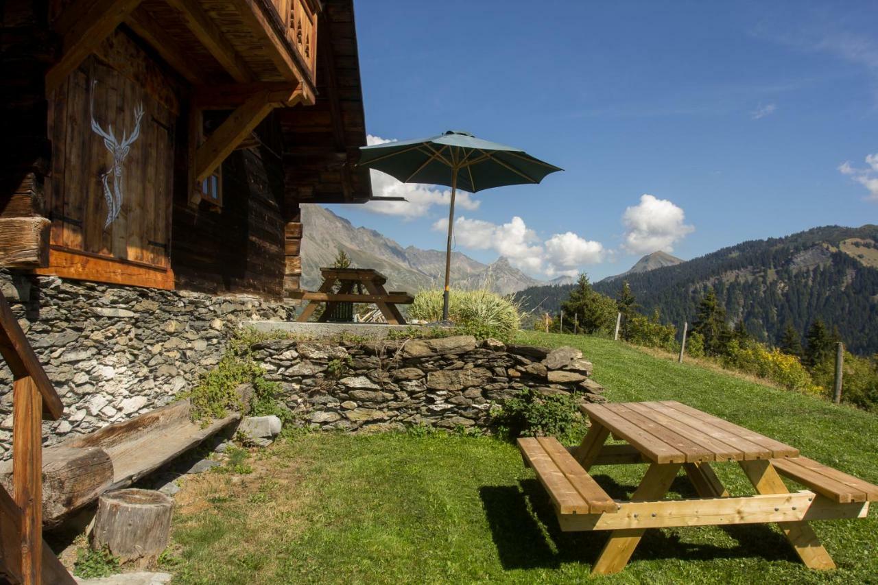 Reine Des Aravis - Chalet Isole Flumet Exterior photo